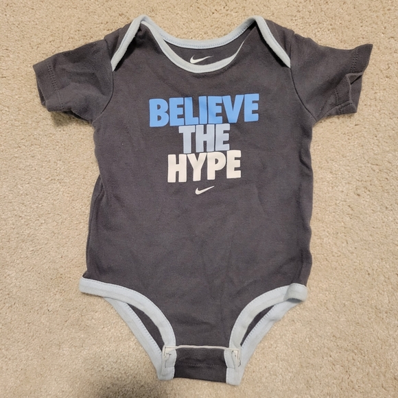 3 set Nike Bodysuits - Picture 4 of 5